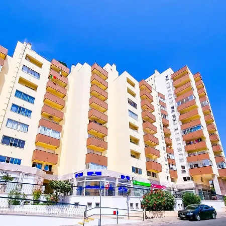 Flh Spacious Flat With Balcony Lejlighed *