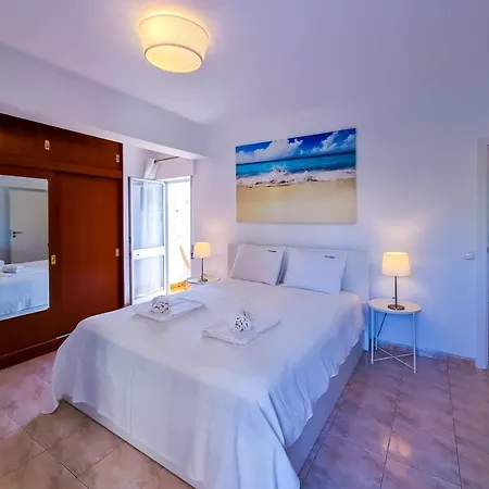 Flh Spacious Flat With Balcony *