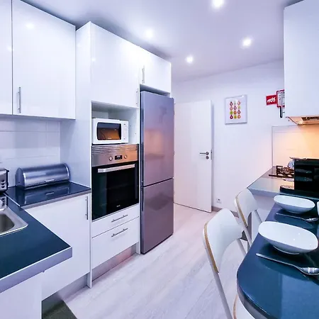 Flh Spacious Flat With Balcony Lejlighed *